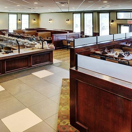 Chateau Nova Hotel Fort Mcmurray Ngoại thất bức ảnh