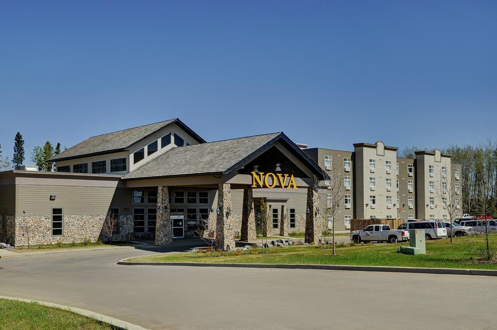 Chateau Nova Hotel Fort Mcmurray Ngoại thất bức ảnh