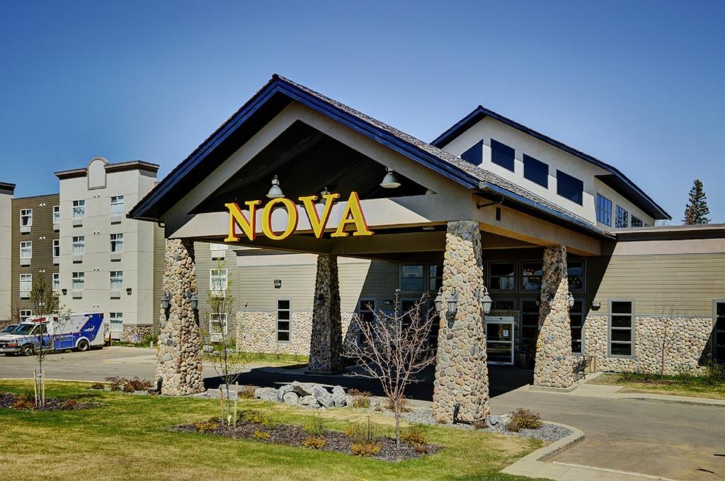 Chateau Nova Hotel Fort Mcmurray Ngoại thất bức ảnh