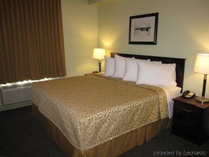 Chateau Nova Hotel Fort Mcmurray Phòng bức ảnh